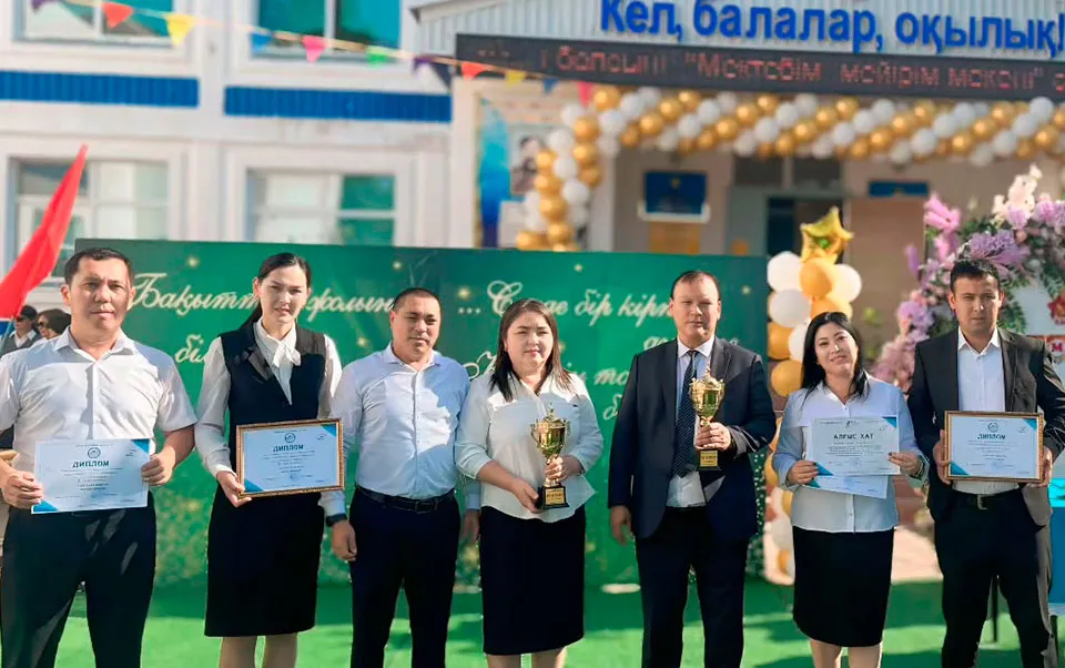 aqtoebe-qalasynyng-zhalpy-bilim-beretin-mektep-oqwshylarymen